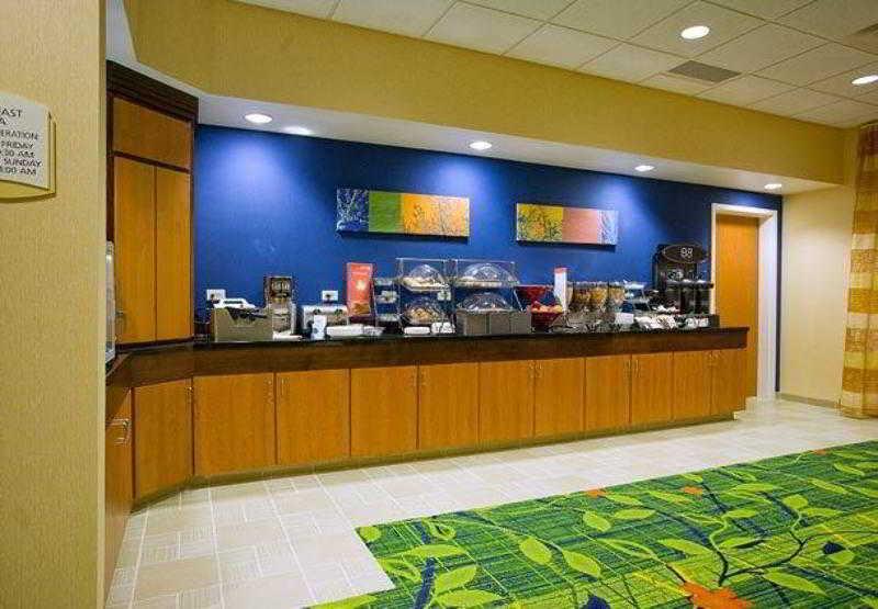 Fairfield Inn And Suites קליבלנד מסעדה תמונה